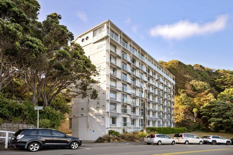 Photo of property in The Capital, 11/370 Oriental Parade, Oriental Bay, Wellington, 6011