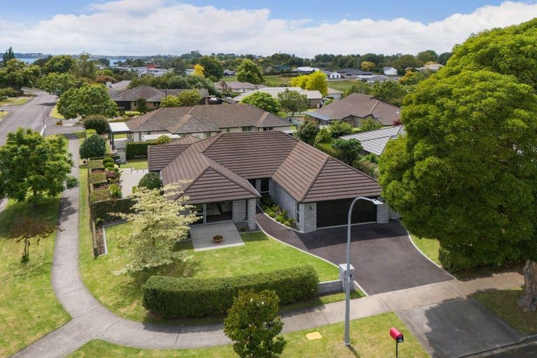 Photo of property in 60 Kayelene Place, Omokoroa, 3114