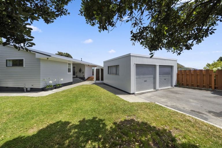 Photo of property in 1 Forth Place, Papakowhai, Porirua, 5024