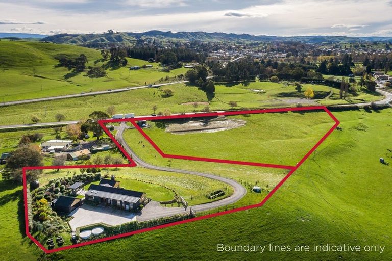 Photo of property in 35 Tapairu Road, Waipawa, 4275
