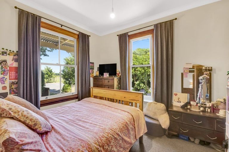 Photo of property in 4 Muhunoa West Road, Ohau, Levin, 5570