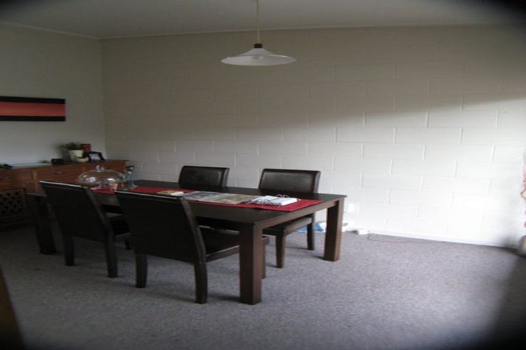 Photo of property in 1/135 Glenfield Road, Hillcrest, Auckland, 0626