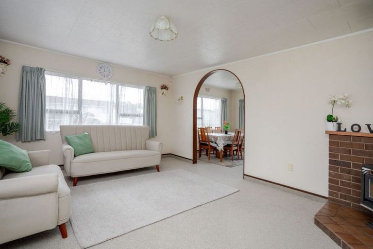 Photo of property in 44 Allardice Street, Dannevirke, 4930