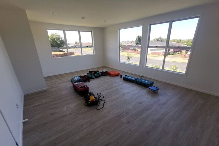 Photo of property in 2 Arnhem Place, Pukekohe, 2120