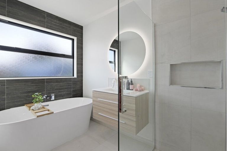 Photo of property in 2 Coe Street, Halswell, Christchurch, 8025