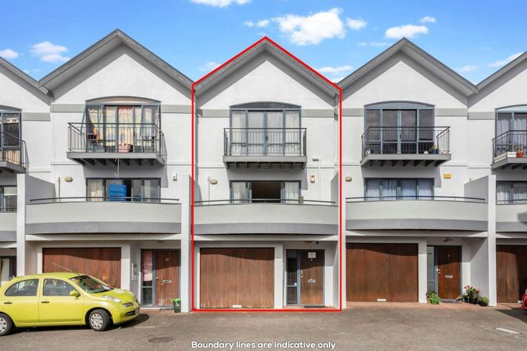 Photo of property in 9/17a Delta Avenue, New Lynn, Auckland, 0600
