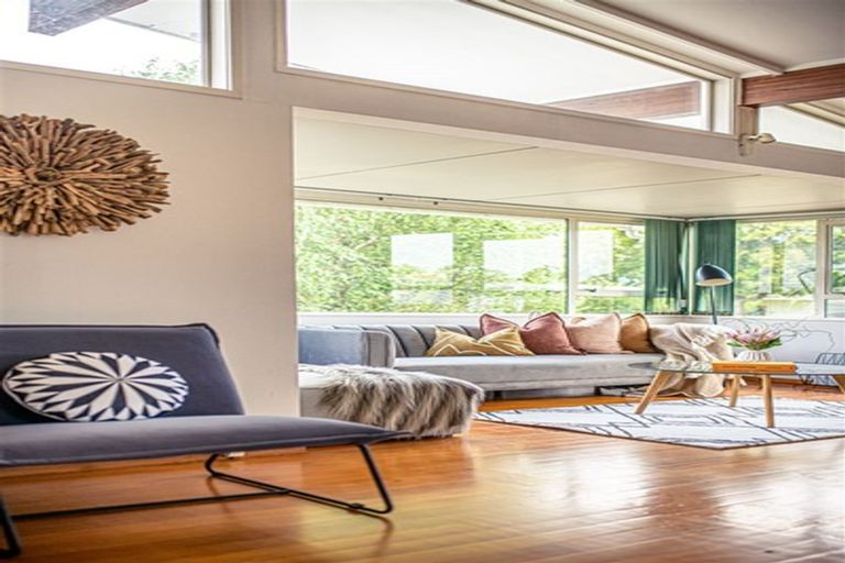 Photo of property in 23 Finlow Drive, Te Atatu South, Auckland, 0610