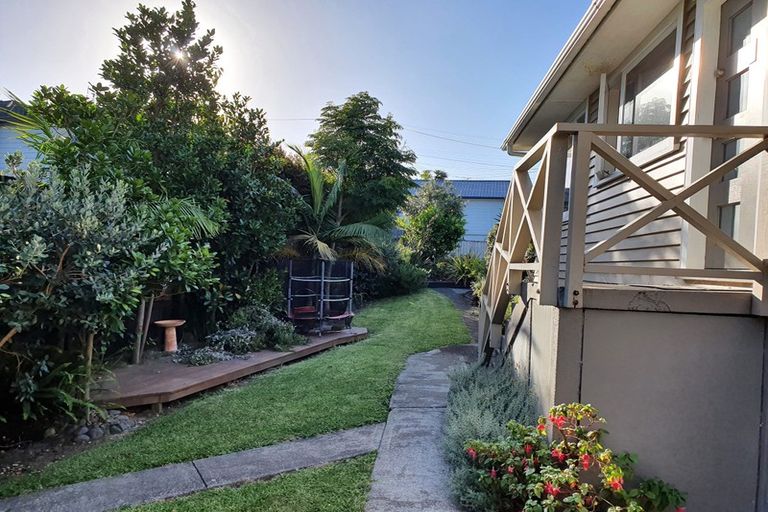 Photo of property in 2/54 Howe Street, Howick, Auckland, 2014