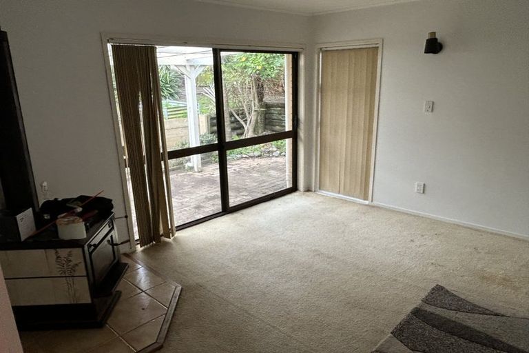 Photo of property in 18 Cornelian Crescent, Half Moon Bay, Auckland, 2012