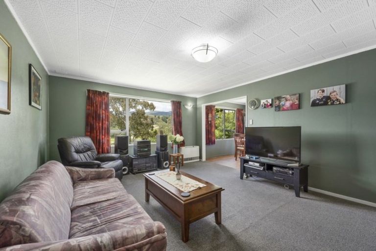 Photo of property in 62 Aniseed Grove, Timberlea, Upper Hutt, 5018