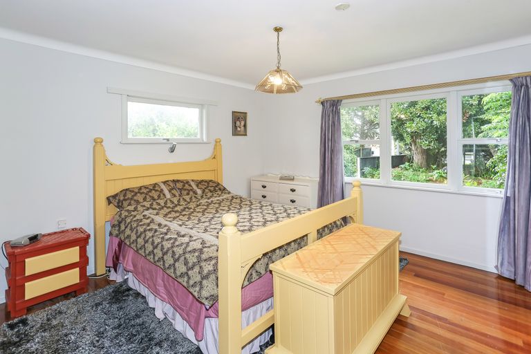 Photo of property in 8 Youngs Road, Papakura, 2110