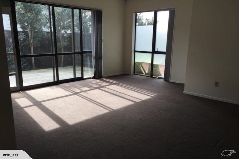 Photo of property in 2 Vivian Road, Silverdale, 0932