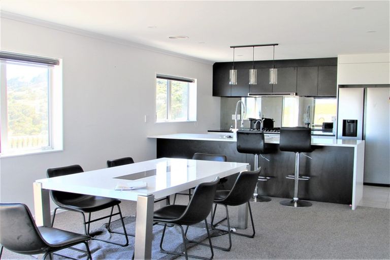 Photo of property in 33 Havana Rise, Grenada Village, Wellington, 6037