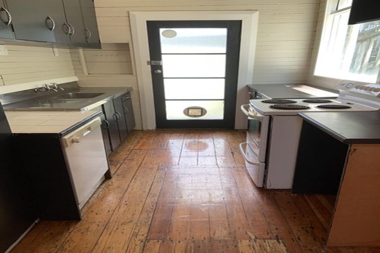 Photo of property in 23 Mortimer Terrace, Aro Valley, Wellington, 6021