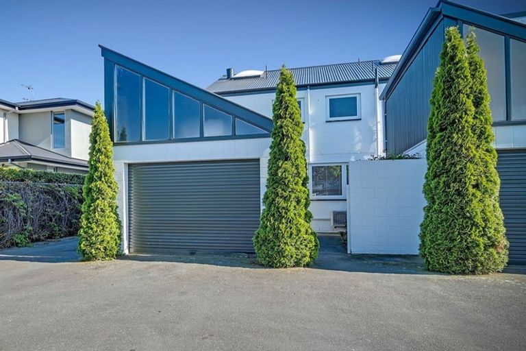 Photo of property in 1/99 Aikmans Road, Merivale, Christchurch, 8014