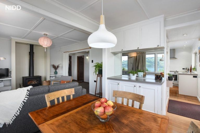 Photo of property in 28 Athol Place, Ravensbourne, Dunedin, 9022