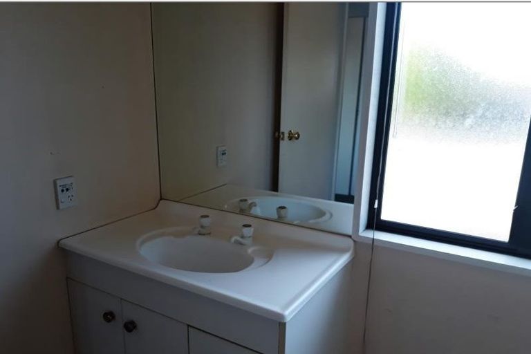 Photo of property in 10 Burdale Street, Riccarton, Christchurch, 8011