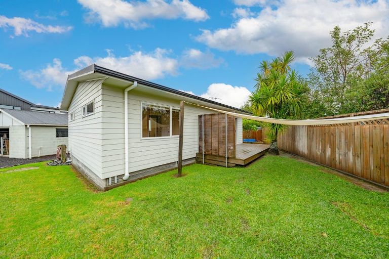 Photo of property in 3 Poto Street, Te Atatu South, Auckland, 0610