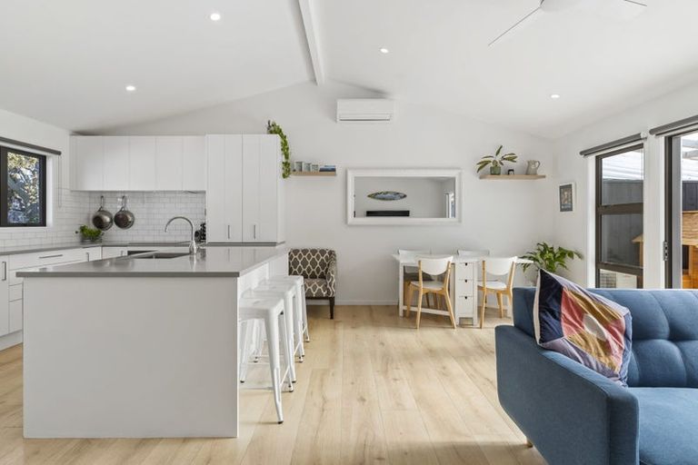 Photo of property in 2/10 Ewen Alison Avenue, Devonport, Auckland, 0624