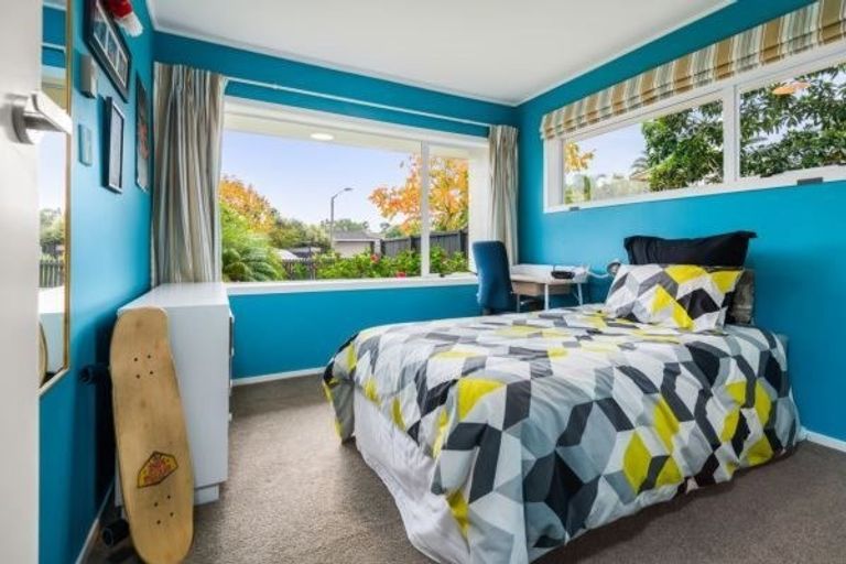 Photo of property in 18 Markham Place, Bucklands Beach, Auckland, 2012