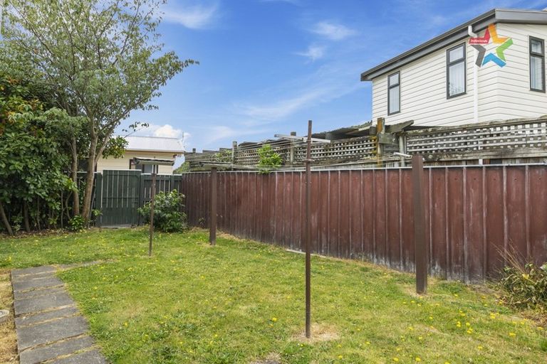 Photo of property in 5/154 Whites Line East, Waiwhetu, Lower Hutt, 5010