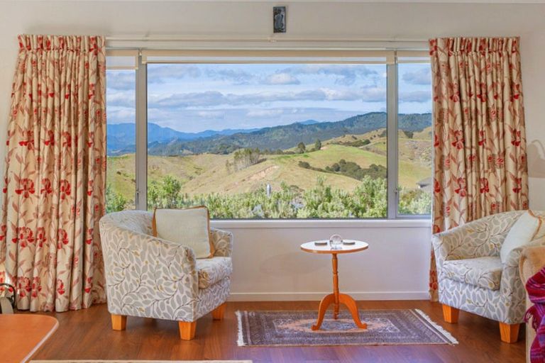 Photo of property in 16 Ohuka Place, Whitianga, 3510