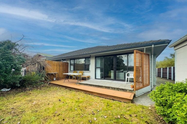 Photo of property in 3a Farnham Place, Ilam, Christchurch, 8041