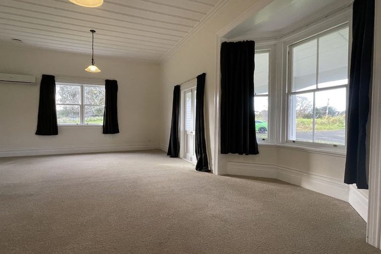Photo of property in 1035 Kahikatea Flat Road, Waitoki, Kaukapakapa, 0871