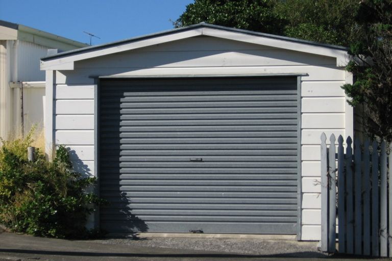 Photo of property in 21 Tamar Street, Island Bay, Wellington, 6023