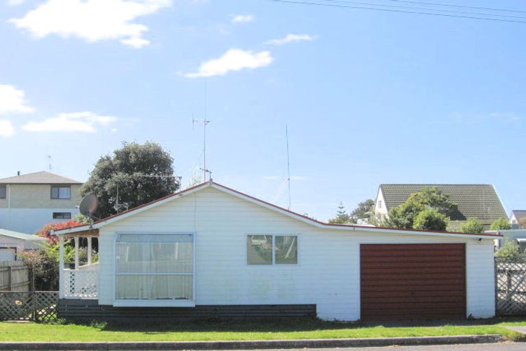 Photo of property in 32 Percy Road, Papamoa Beach, Papamoa, 3118