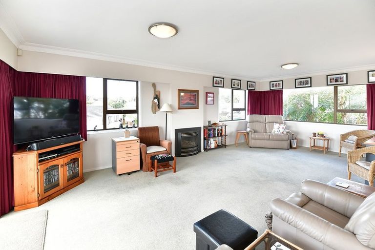 Photo of property in 10 Kawau View Road, Snells Beach, 0920