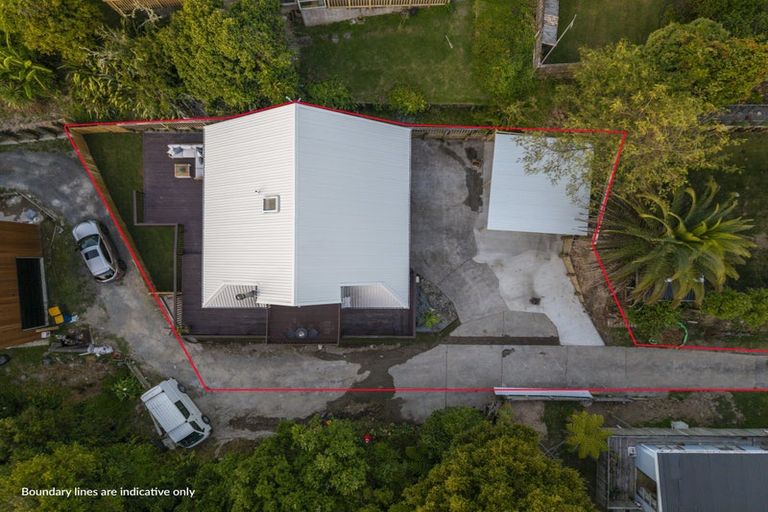 Photo of property in 2/20 Rambler Crescent, Beach Haven, Auckland, 0626