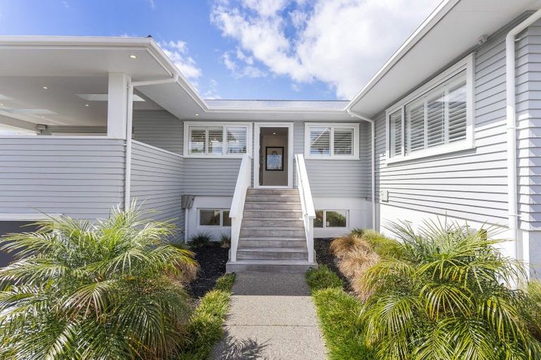 Photo of property in 87 Sylvan Avenue, Northcote, Auckland, 0627
