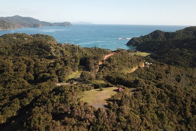 Photo of property in 890 Tuateawa Road, Waikawau, Coromandel, 3584