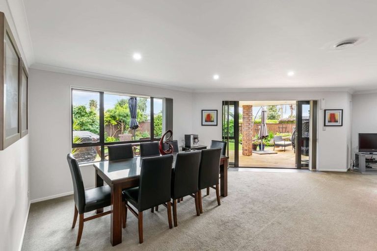 Photo of property in 13 Breaker Grove, Waiuku, 2123