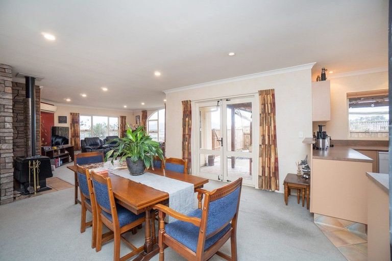 Photo of property in 39 Parnell Heights Drive, Kelvin Grove, Palmerston North, 4414