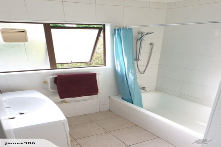 Photo of property in 1/35 St Leonards Road, Kelston, Auckland, 0602