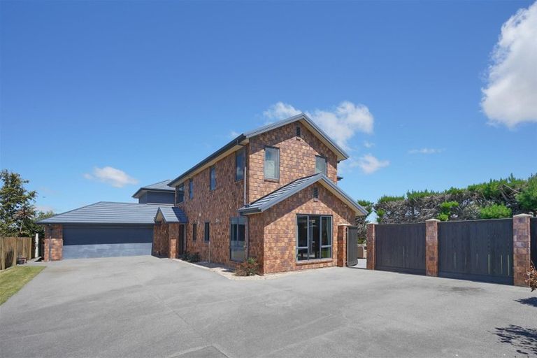 Photo of property in 43 Globe Bay Drive, Templeton, Christchurch, 8042