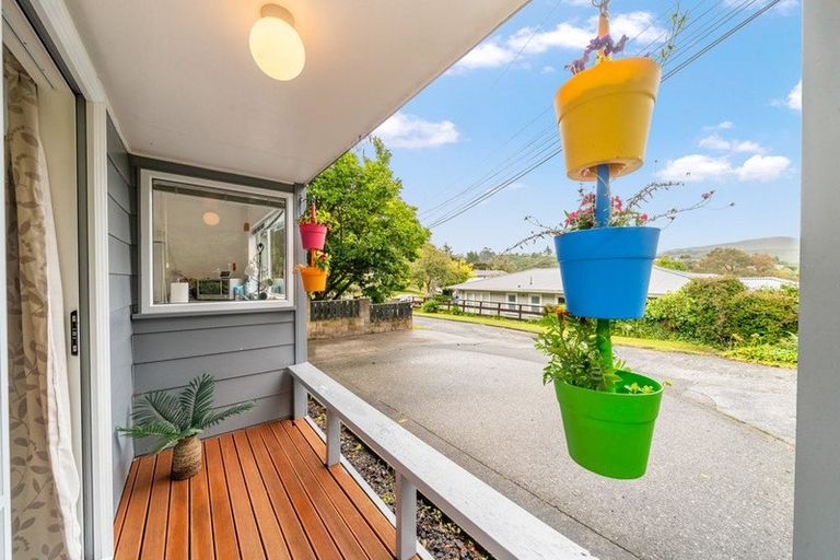 Photo of property in 2/19 James Grove, Stokes Valley, Lower Hutt, 5019