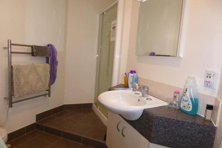 Photo of property in Terrace Tower Apartments, 9f/126 The Terrace, Wellington Central, Wellington, 6011