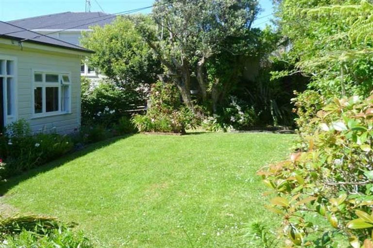 Photo of property in 29 Karepa Street, Brooklyn, Wellington, 6021