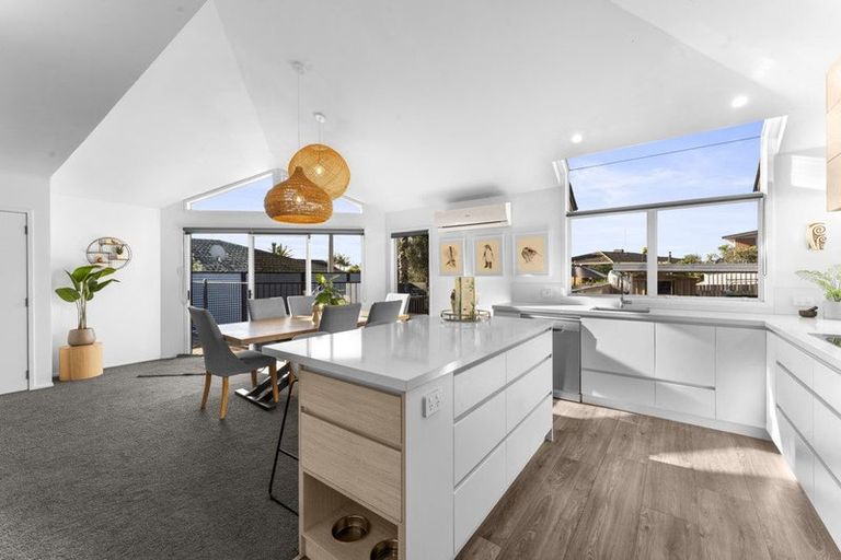 Photo of property in 9 The Anchorage, Sunnyhills, Auckland, 2010