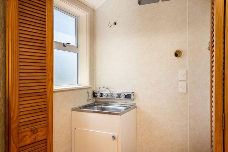 Photo of property in 29 Cornwall Street, Brooklands, New Plymouth, 4310