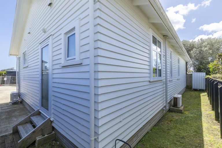Photo of property in 7b French Street, Moturoa, New Plymouth, 4310