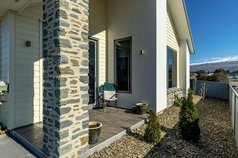 Photo of property in 8 Weaver Close, Alexandra, 9320