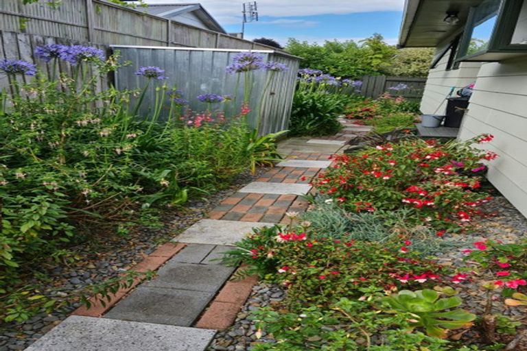 Photo of property in 90 Esmeralda Street, Welcome Bay, Tauranga, 3112