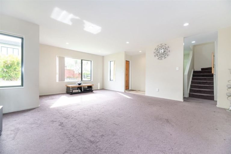 Photo of property in 10 Whitbourne Heights, Manurewa, Auckland, 2105