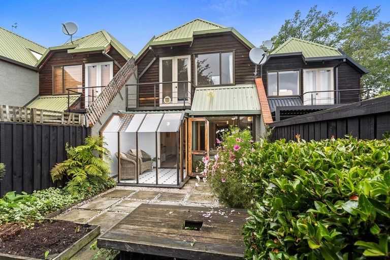 Photo of property in 2/20 Bristol Street, St Albans, Christchurch, 8014