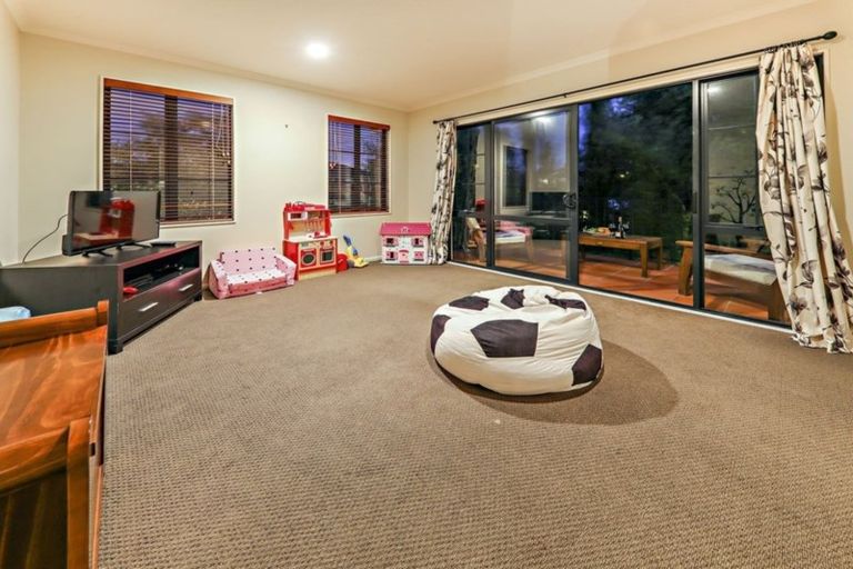 Photo of property in 11 Karson Place, Flat Bush, Auckland, 2016