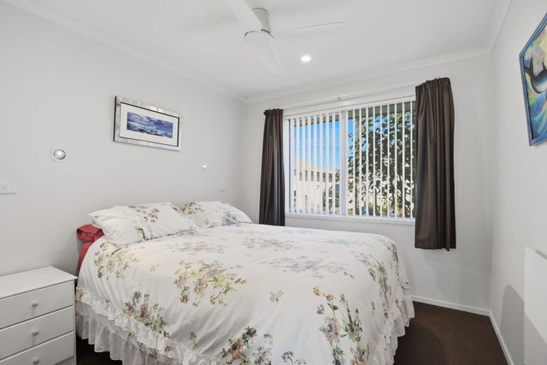 Photo of property in 5 Lance Way, Papamoa, 3118